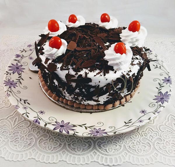 Black Forest Flakes Cake cake delivery Delhi
