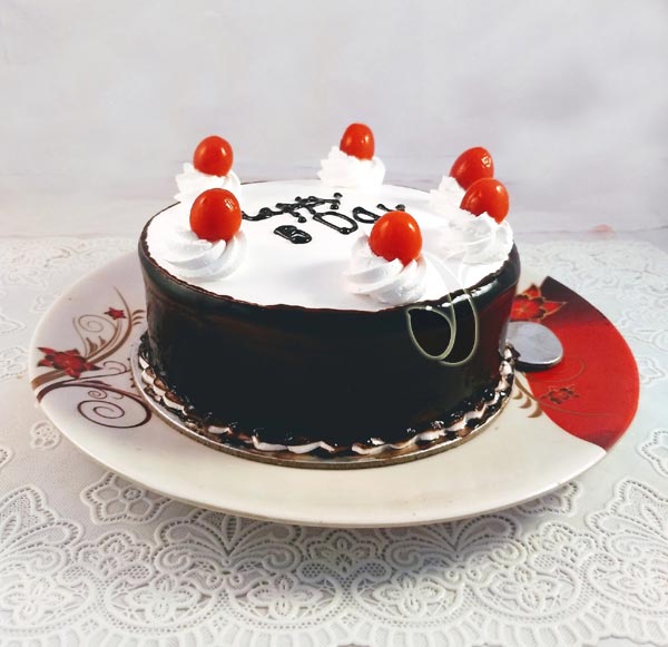 Black Forest Plain Cake cake delivery Delhi