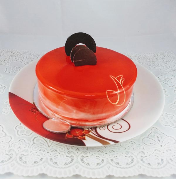 Strawberry Choco Bar Cake cake delivery Delhi