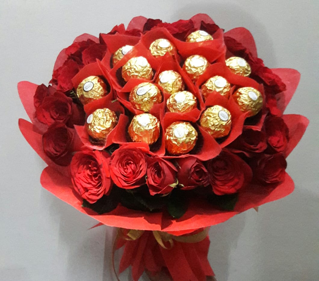 Ferrero Rocher with Roses cake delivery Delhi