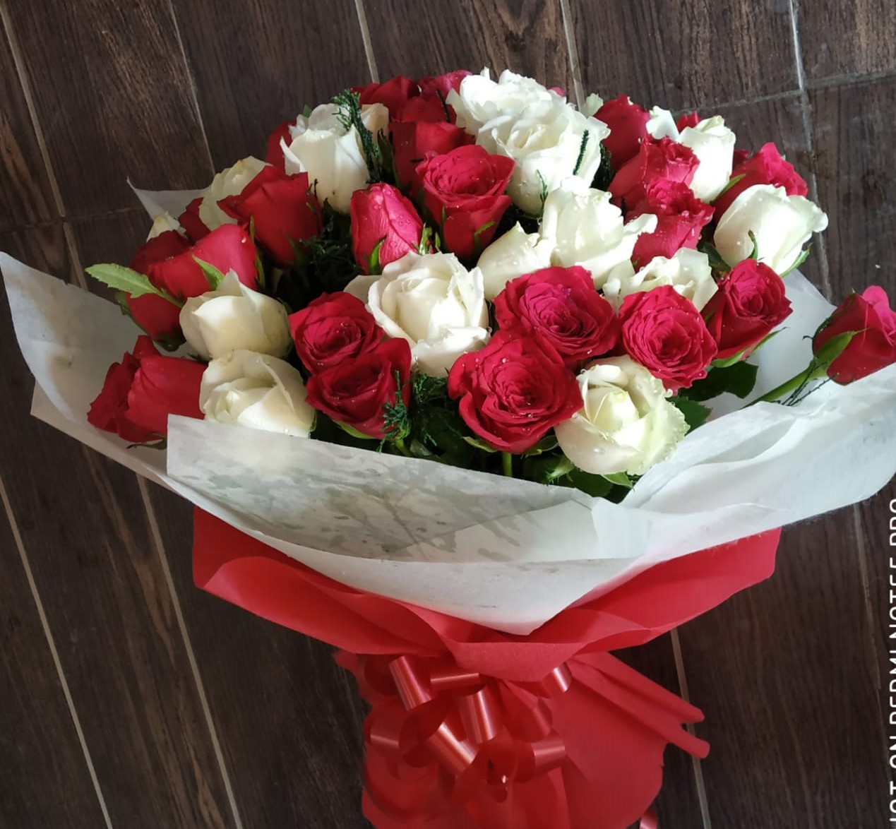 Red & White Roses in Duble Layer Packing cake delivery Delhi