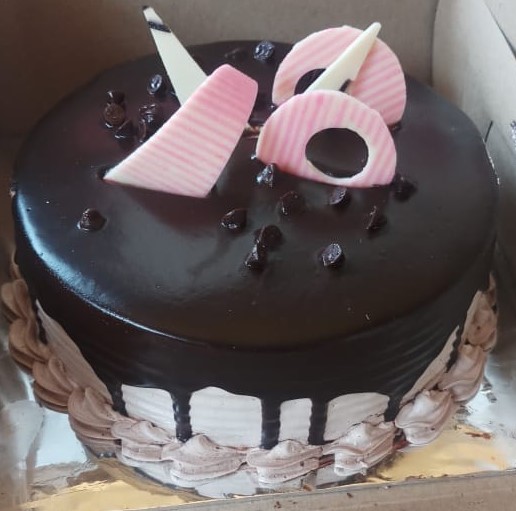 Plain Chocolaty Cake cake delivery Delhi