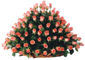 Round arrangement of 150 Roses cake delivery Delhi