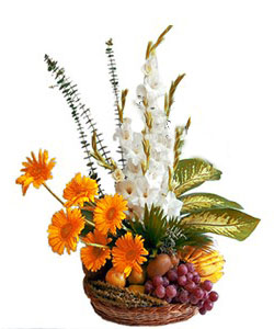 Arrangement of Glads and gerbera with Mix Fruits 2kg cake delivery Delhi